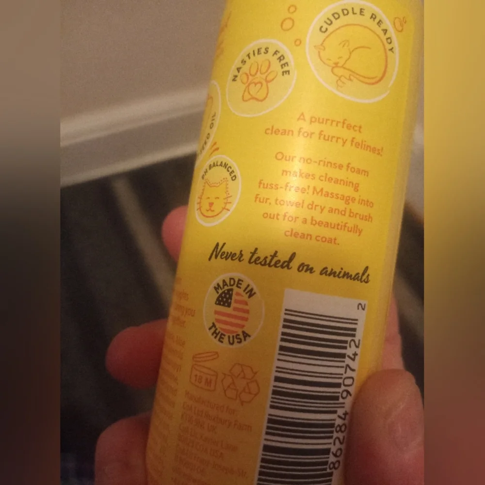 Yellow Cat Grooming Foam